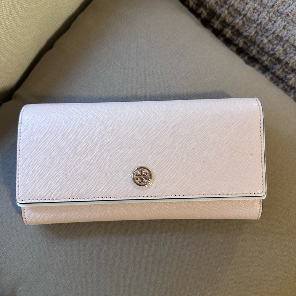 Tory Burch Wallet | Blush Pink | Hold Hardware | Never used, excellent condition